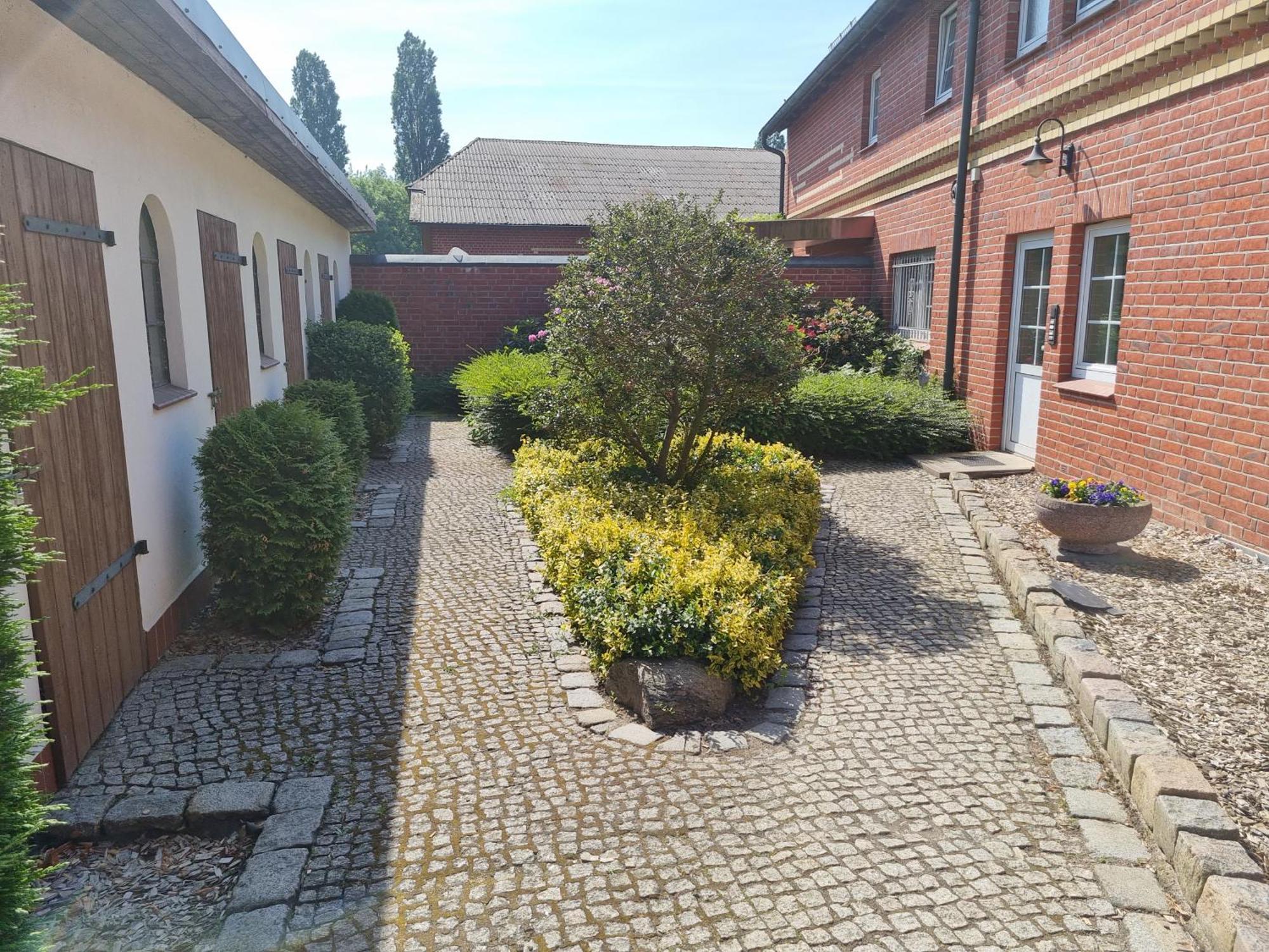 Ferienwohnungen Springer In Schoenefeld Ot Grossziethen Div Apartments Fuer Bis Zu 6 Personen المظهر الخارجي الصورة